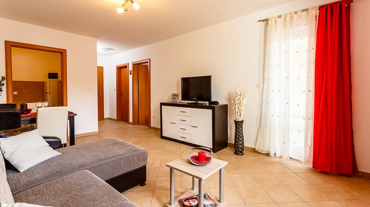 dnevni boravak crveni