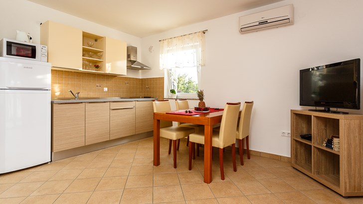 dnevni boravak crveni