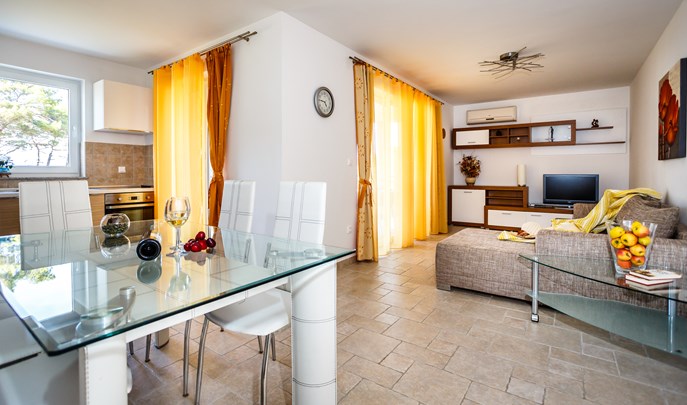 Luxury apartment in Rova Bay